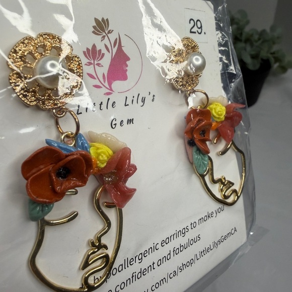 Handmade Flower girl  Earrings - Picture 1 of 5